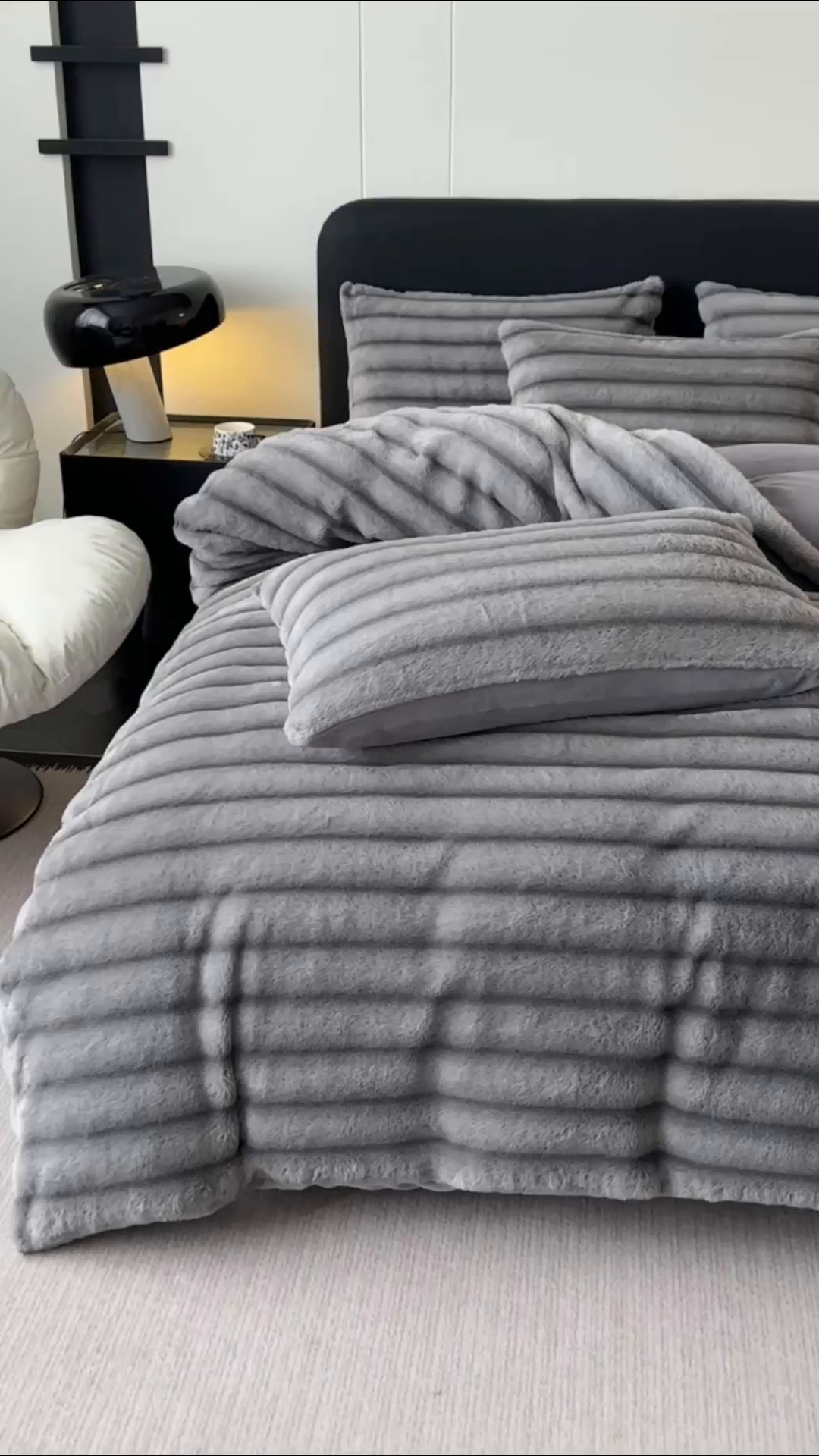 91家纺网 家纺一手货源 找家纺 梵克保罗 2025新款加厚美拉德抽条兔毛绒毛毯毛毯毯子 支持跨境外贸 高级灰