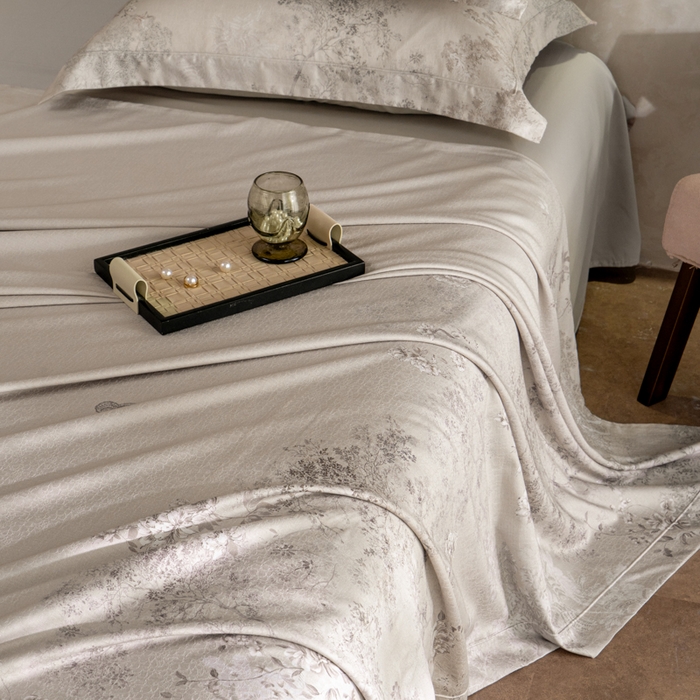 91家纺网 家纺一手货源 找家纺 梵克保罗 2025秋冬新款银丝提花加数码印花四件套 维特洛