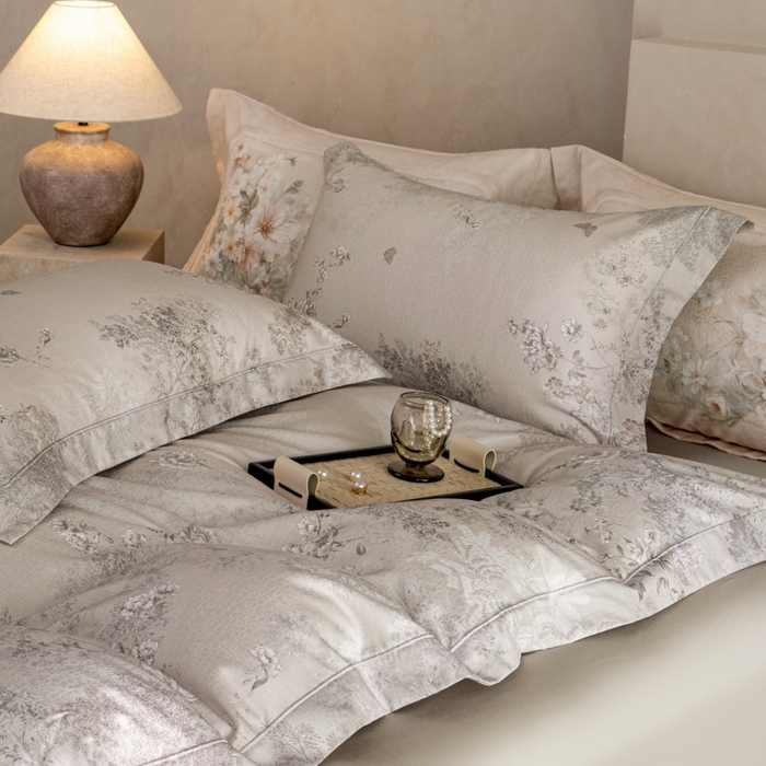 91家纺网 家纺一手货源 找家纺 梵克保罗 2025秋冬新款银丝提花加数码印花四件套 维特洛