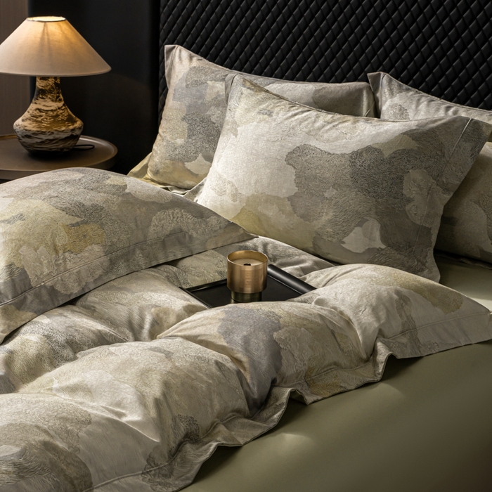 91家纺网 家纺一手货源 找家纺 梵克保罗 2025秋冬新款银丝提花加数码印花四件套 夏洛特--绿