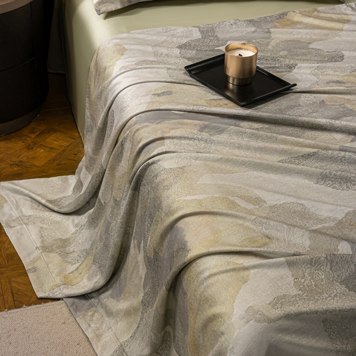 91家纺网 家纺一手货源 找家纺 梵克保罗 2025秋冬新款银丝提花加数码印花四件套 夏洛特--绿