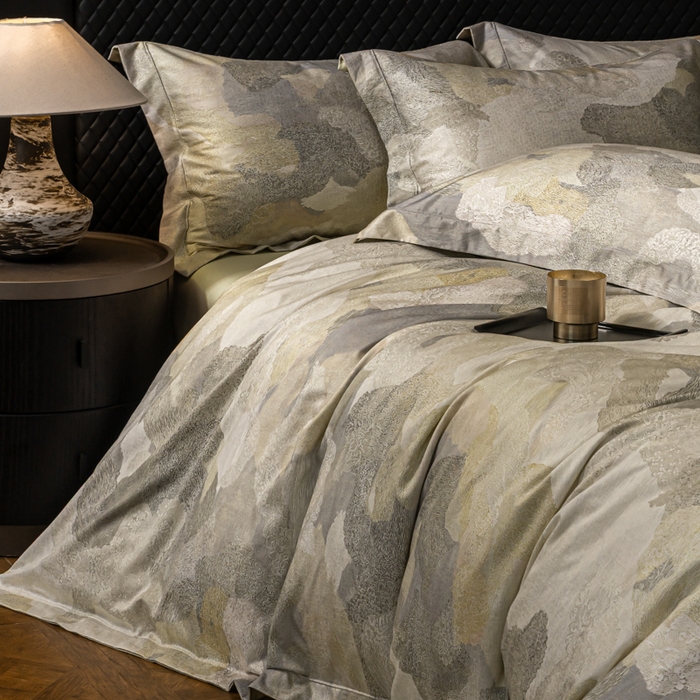 91家纺网 家纺一手货源 找家纺 梵克保罗 2025秋冬新款银丝提花加数码印花四件套 夏洛特--绿