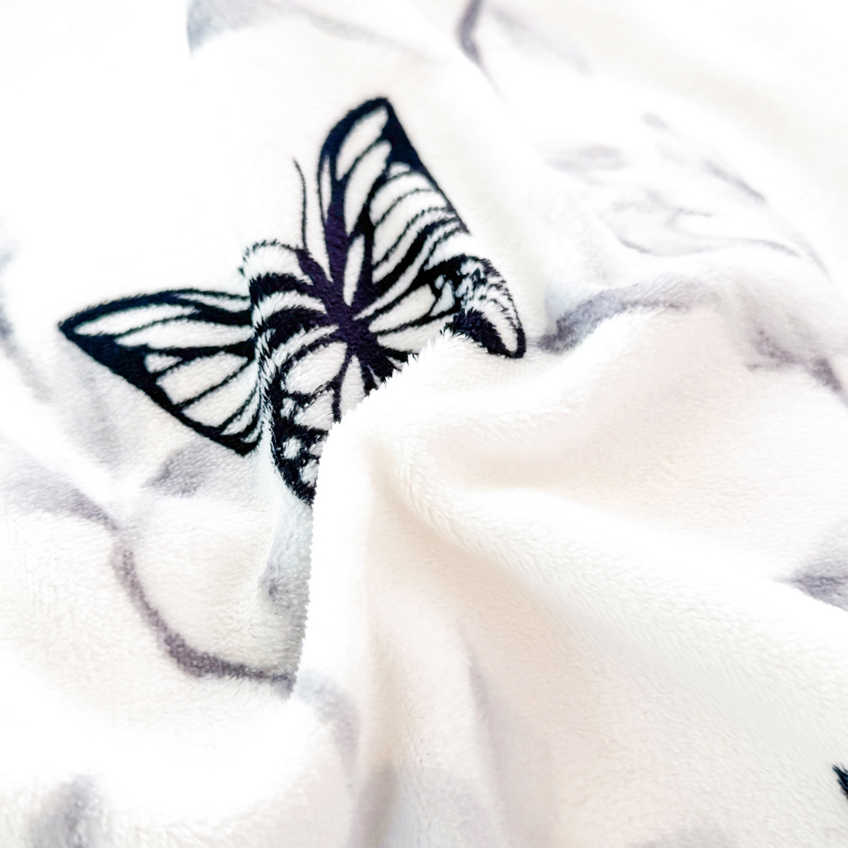 91家纺网 家纺一手货源 找家纺 坦客毯业 2025新款印花牛奶绒四件套 蝶恋