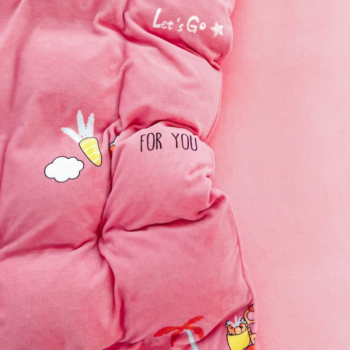 91家纺网 家纺一手货源 找家纺 坦客毯业 2025新款印花牛奶绒四件套 萌宠