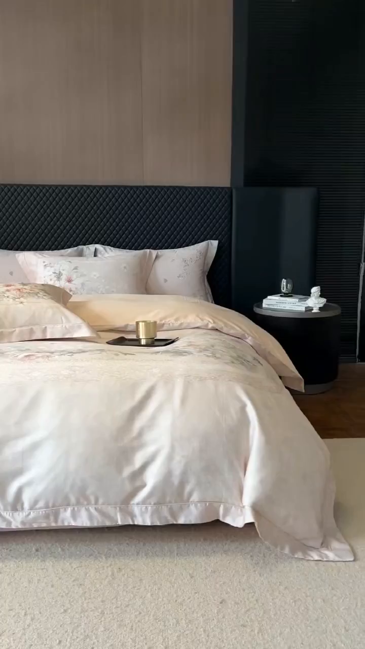 91家纺网 家纺一手货源 找家纺 （总）梵克保罗 2025秋冬新款银丝提花加数码印花四件套