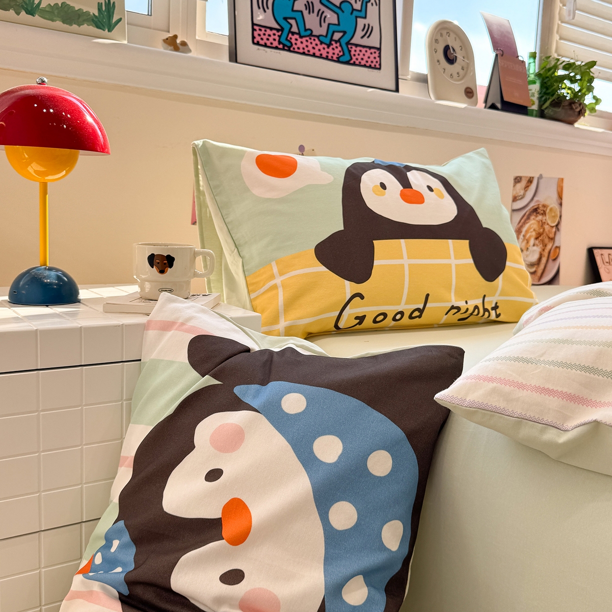 91家纺网 家纺一手货源 找家纺 珺柔家纺 2025新款数码印花枕套全棉磨毛毛巾绣卡通四件套 音乐企鹅