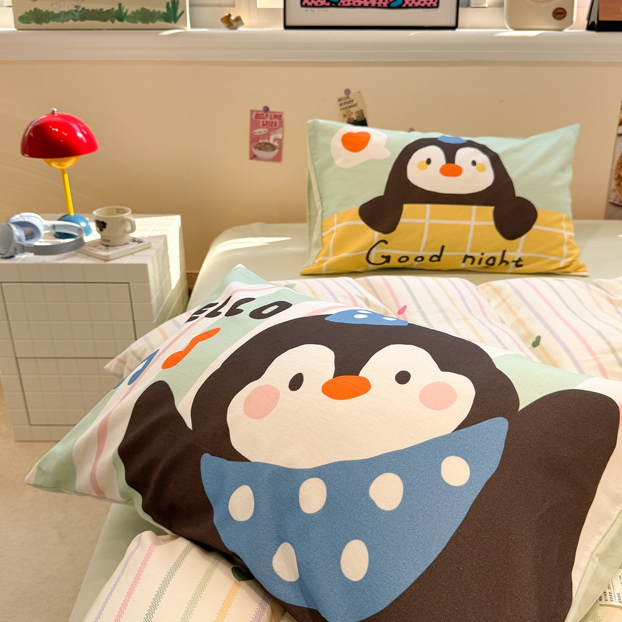 91家纺网 家纺一手货源 找家纺 珺柔家纺 2025新款数码印花枕套全棉磨毛毛巾绣卡通四件套 音乐企鹅