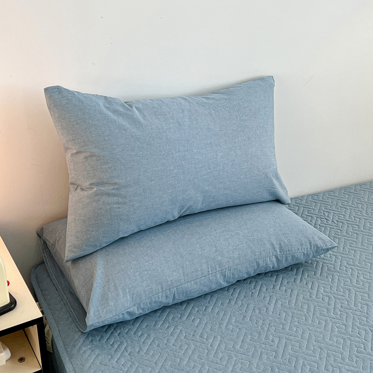 91家纺网 家纺一手货源 找家纺 梦洋家纺 2025新款全棉色织水洗棉夹棉床笠 兰色