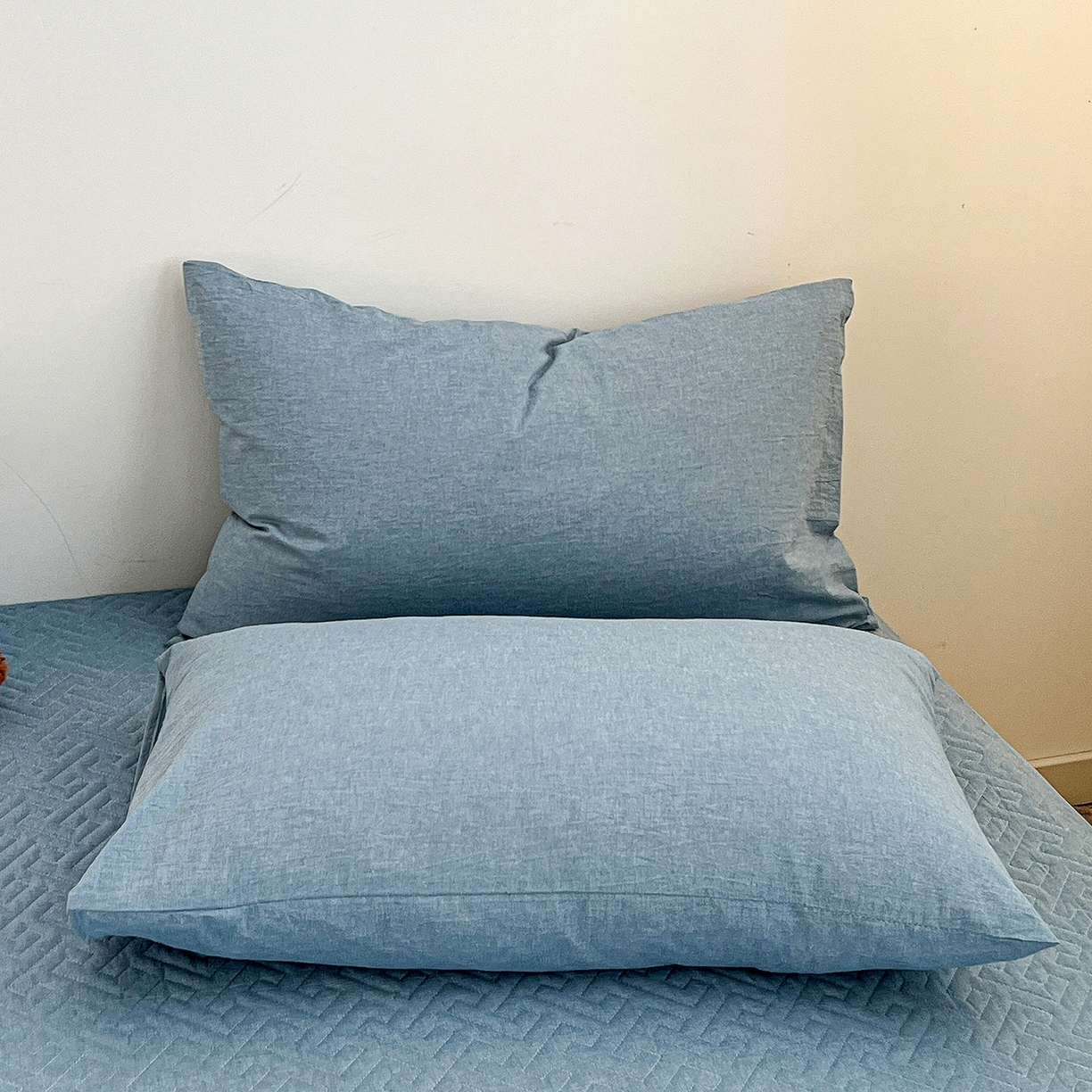 91家纺网 家纺一手货源 找家纺 梦洋家纺 2025新款全棉色织水洗棉夹棉床笠 兰色