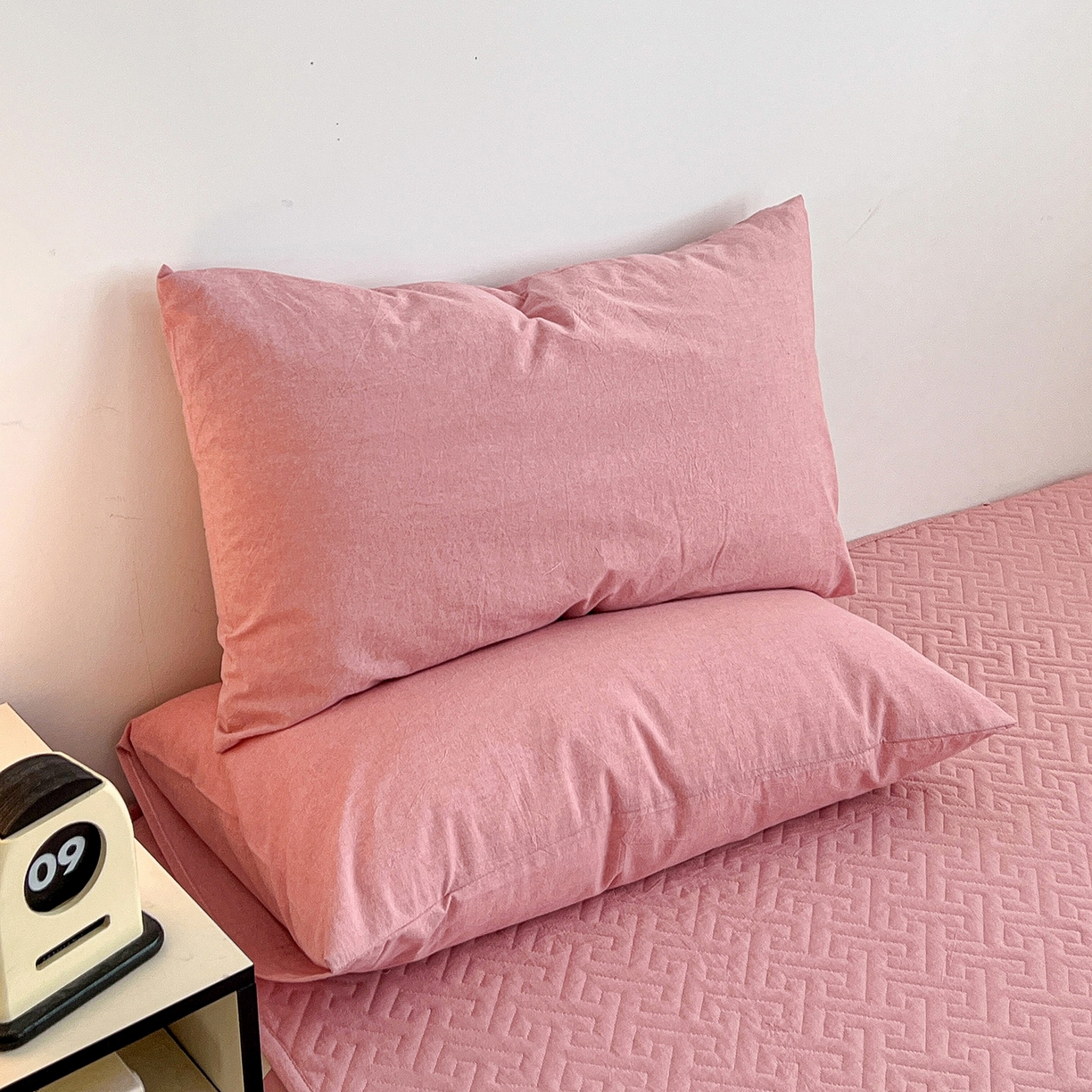 91家纺网 家纺一手货源 找家纺 梦洋家纺 2025新款全棉色织水洗棉夹棉床笠 灰中格