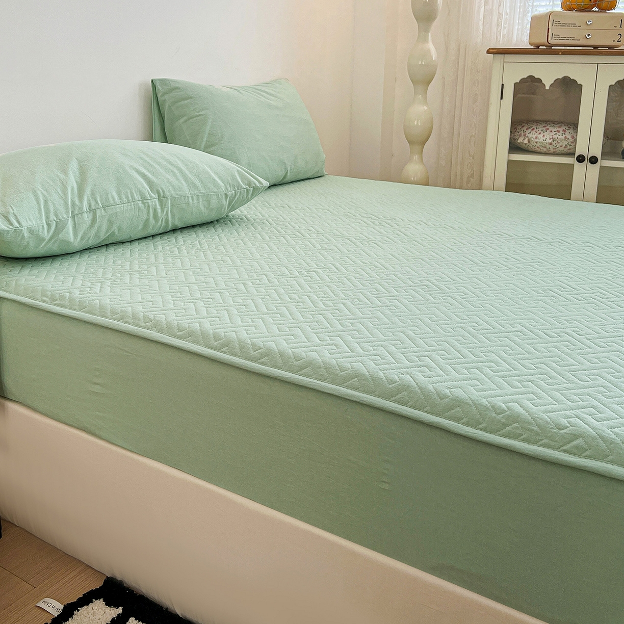 91家纺网 家纺一手货源 找家纺 梦洋家纺 2025新款全棉色织水洗棉夹棉床笠 青草绿