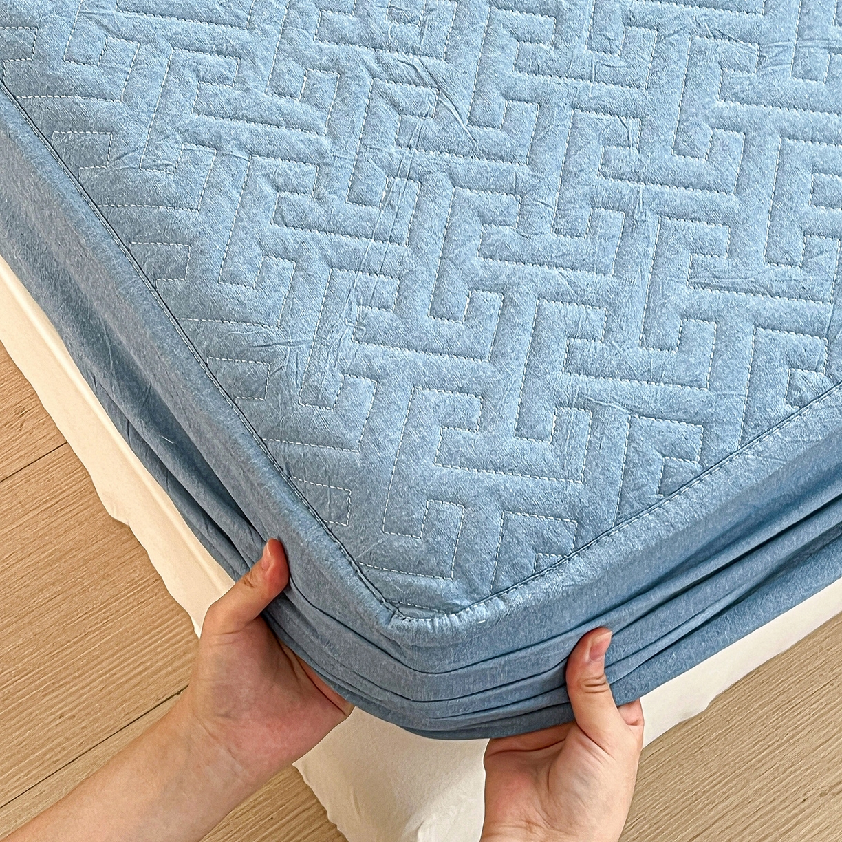 91家纺网 家纺一手货源 找家纺 梦洋家纺 2025新款全棉色织水洗棉夹棉床笠 兰色