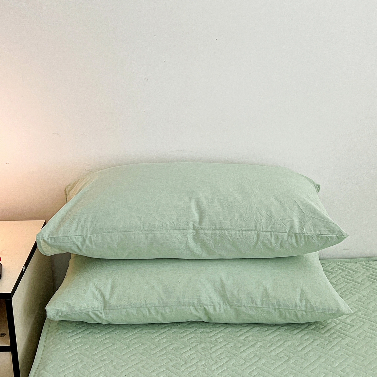 91家纺网 家纺一手货源 找家纺 梦洋家纺 2025新款全棉色织水洗棉夹棉床笠 青草绿