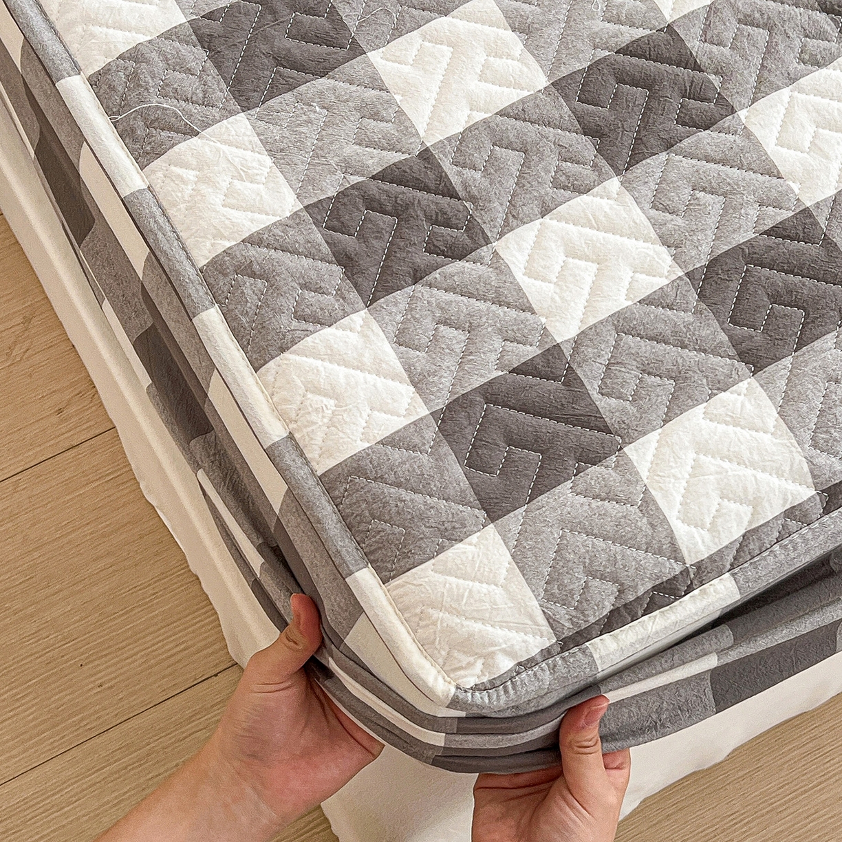 91家纺网 家纺一手货源 找家纺 梦洋家纺 2025新款全棉色织水洗棉夹棉床笠 兰大格