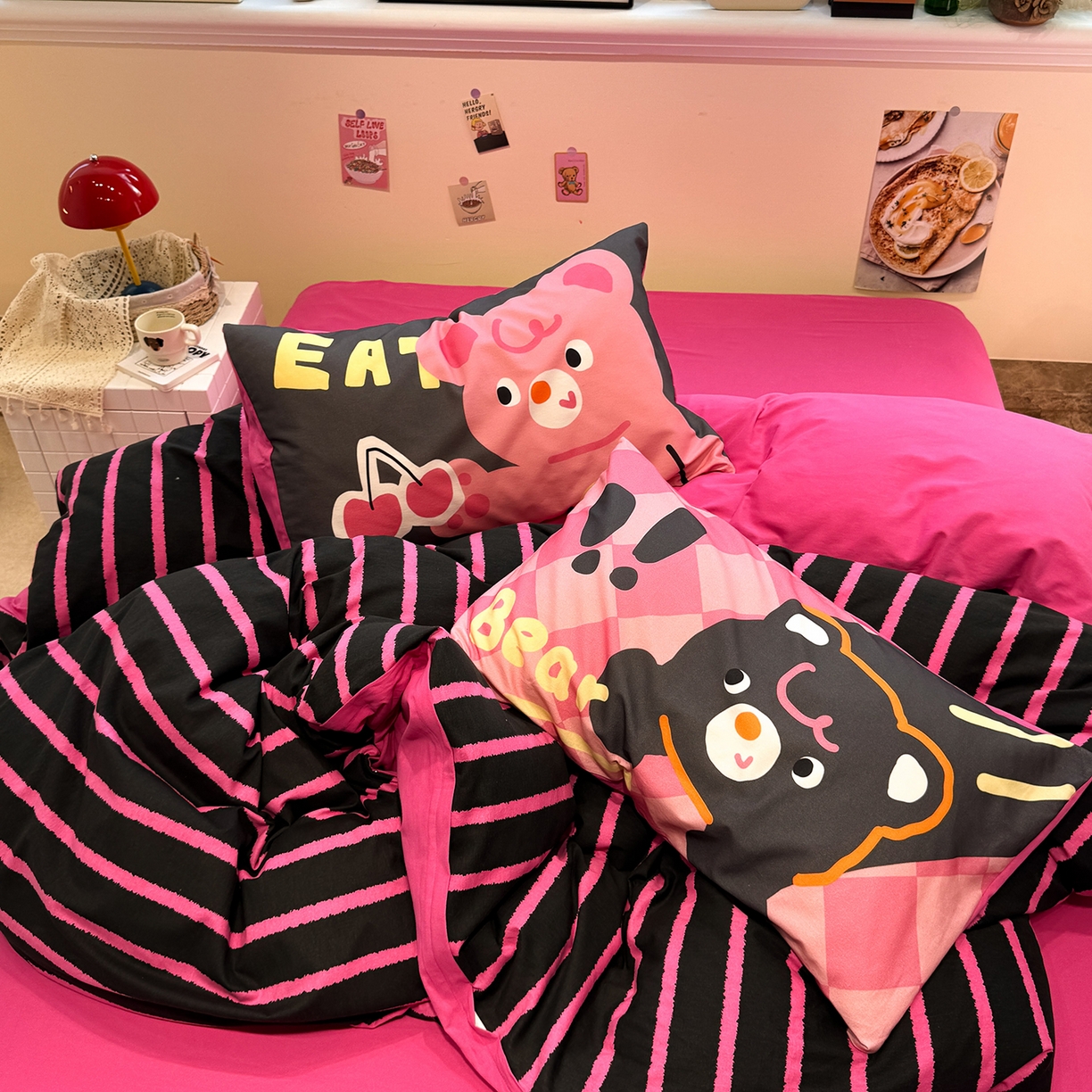 91家纺网 家纺一手货源 找家纺 珺柔家纺 2025新款数码印花枕套全棉磨毛毛巾绣卡通四件套 樱桃小熊