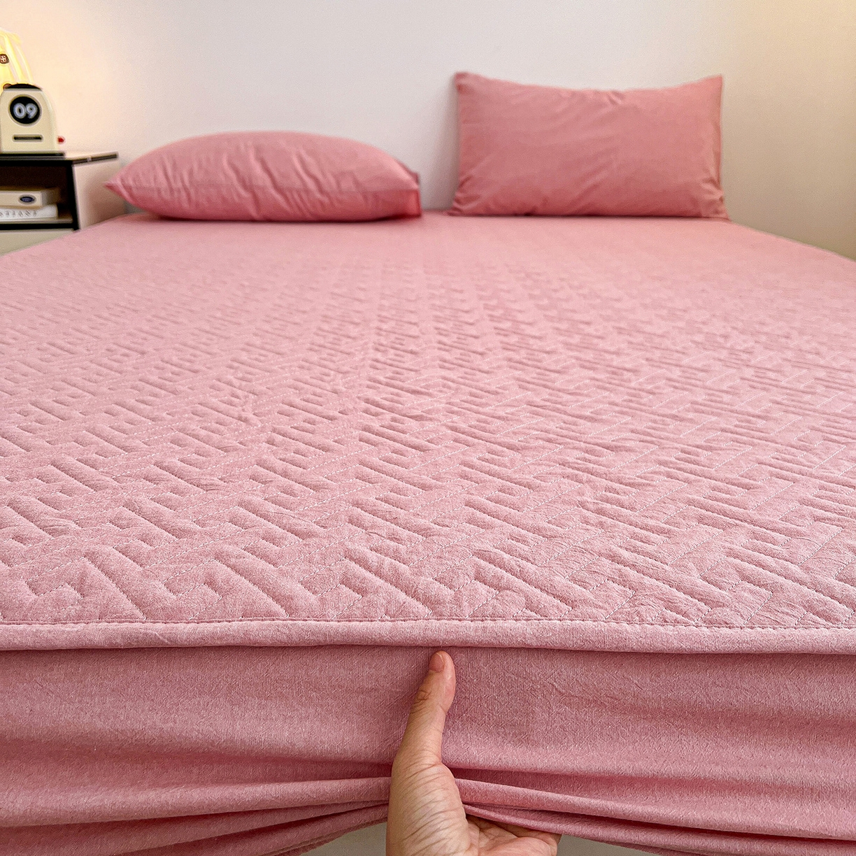 91家纺网 家纺一手货源 找家纺 梦洋家纺 2025新款全棉色织水洗棉夹棉床笠 灰中格