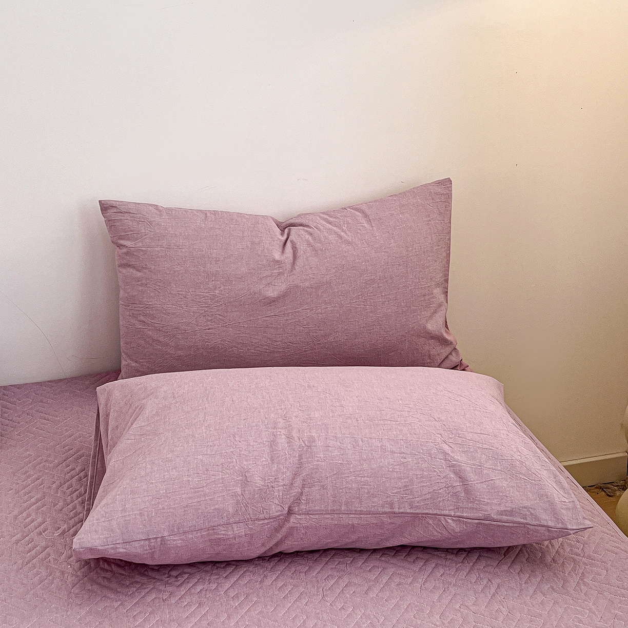 91家纺网 家纺一手货源 找家纺 梦洋家纺 2025新款全棉色织水洗棉夹棉床笠 香芋紫