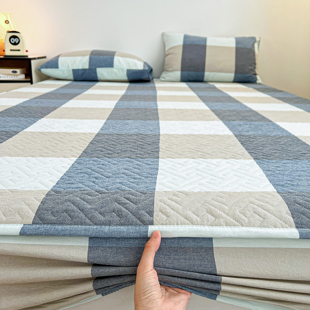 91家纺网 家纺一手货源 找家纺 梦洋家纺 2025新款全棉色织水洗棉夹棉床笠 卡色