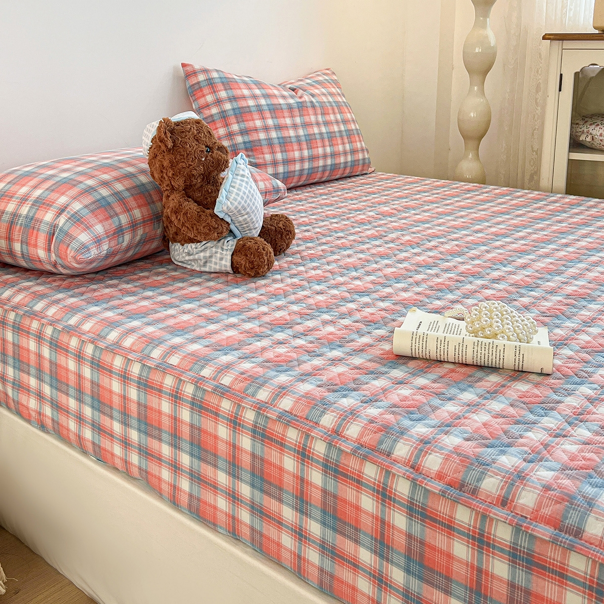 91家纺网 家纺一手货源 找家纺 梦洋家纺 2025新款全棉色织水洗棉夹棉床笠 炫彩格