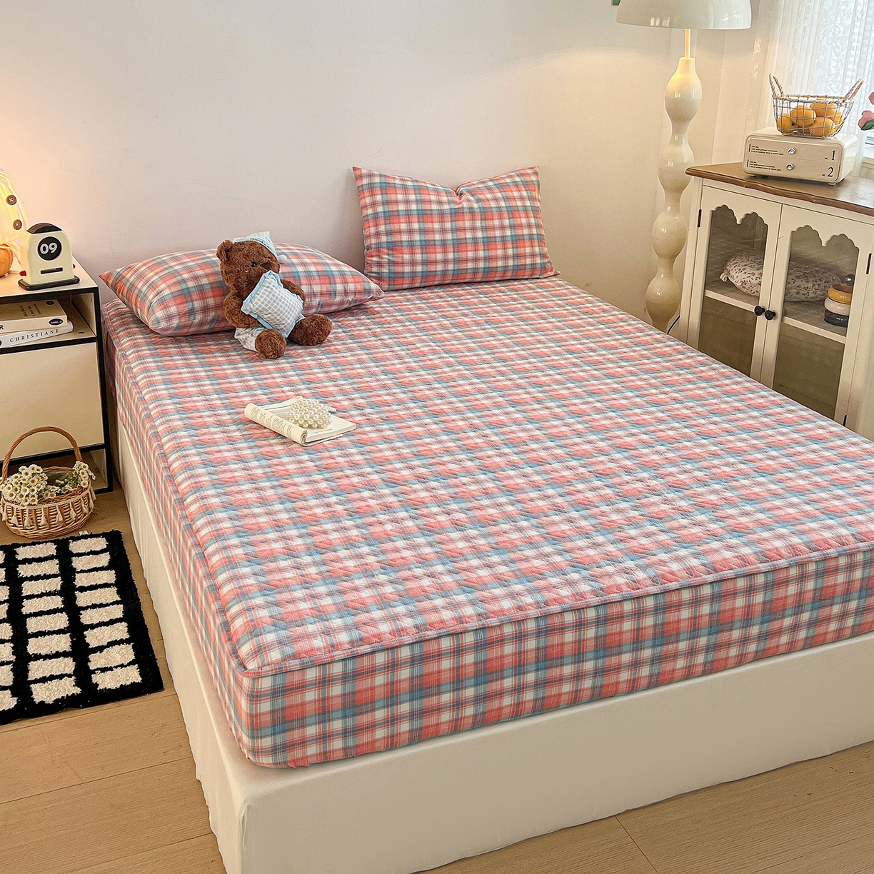 91家纺网 家纺一手货源 找家纺 梦洋家纺 2025新款全棉色织水洗棉夹棉床笠 炫彩格