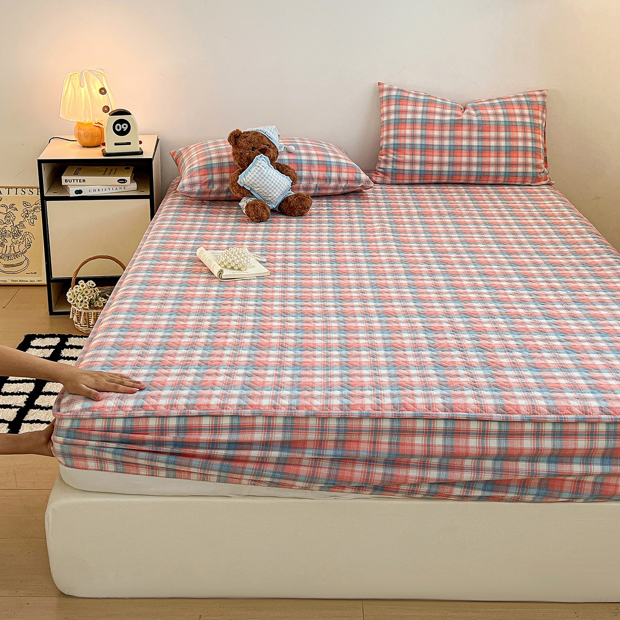 91家纺网 家纺一手货源 找家纺 梦洋家纺 2025新款全棉色织水洗棉夹棉床笠 炫彩格