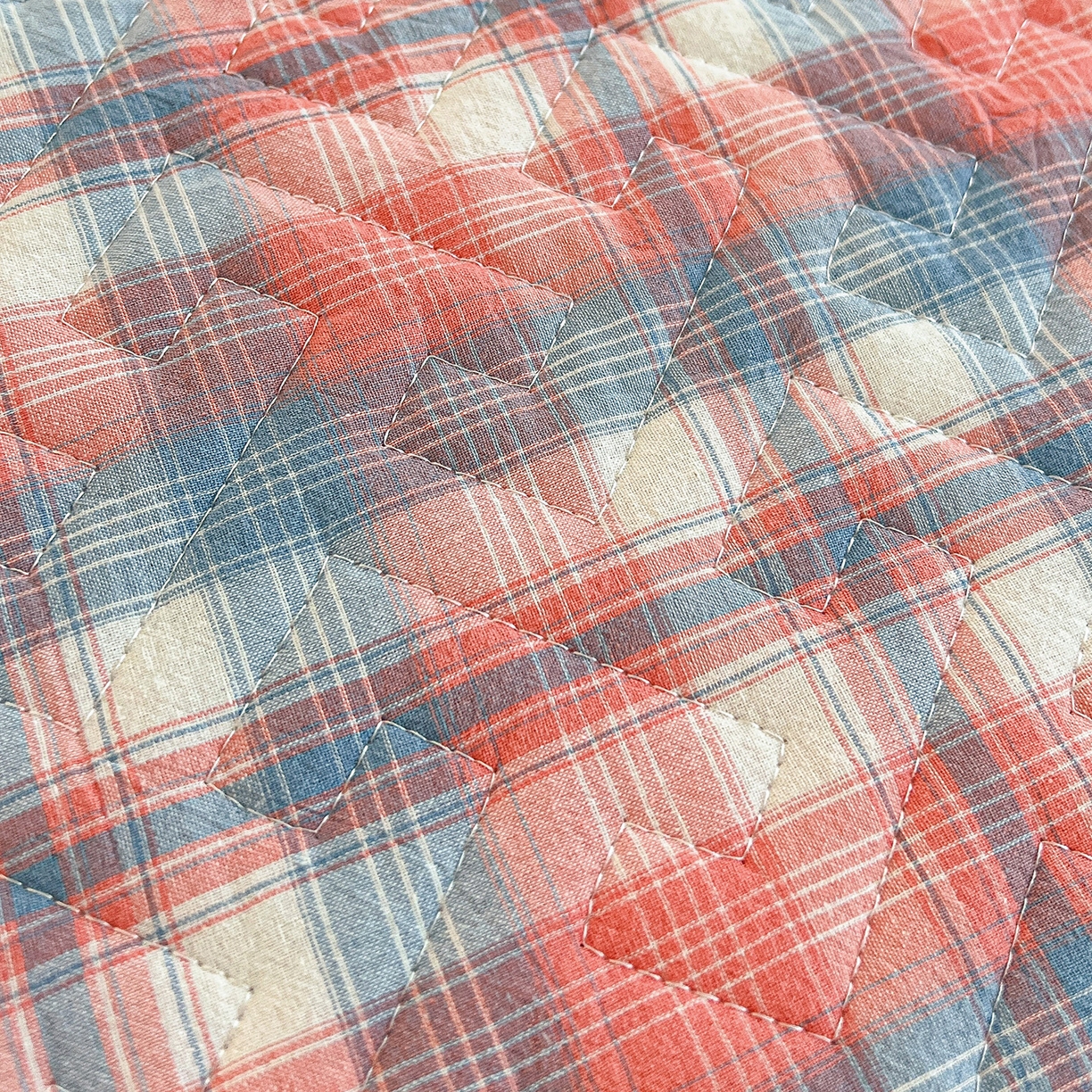 91家纺网 家纺一手货源 找家纺 梦洋家纺 2025新款全棉色织水洗棉夹棉床笠 炫彩格