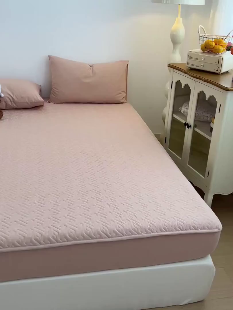 91家纺网 家纺一手货源 找家纺 梦洋家纺 2025新款全棉色织水洗棉夹棉床笠 简兮兰