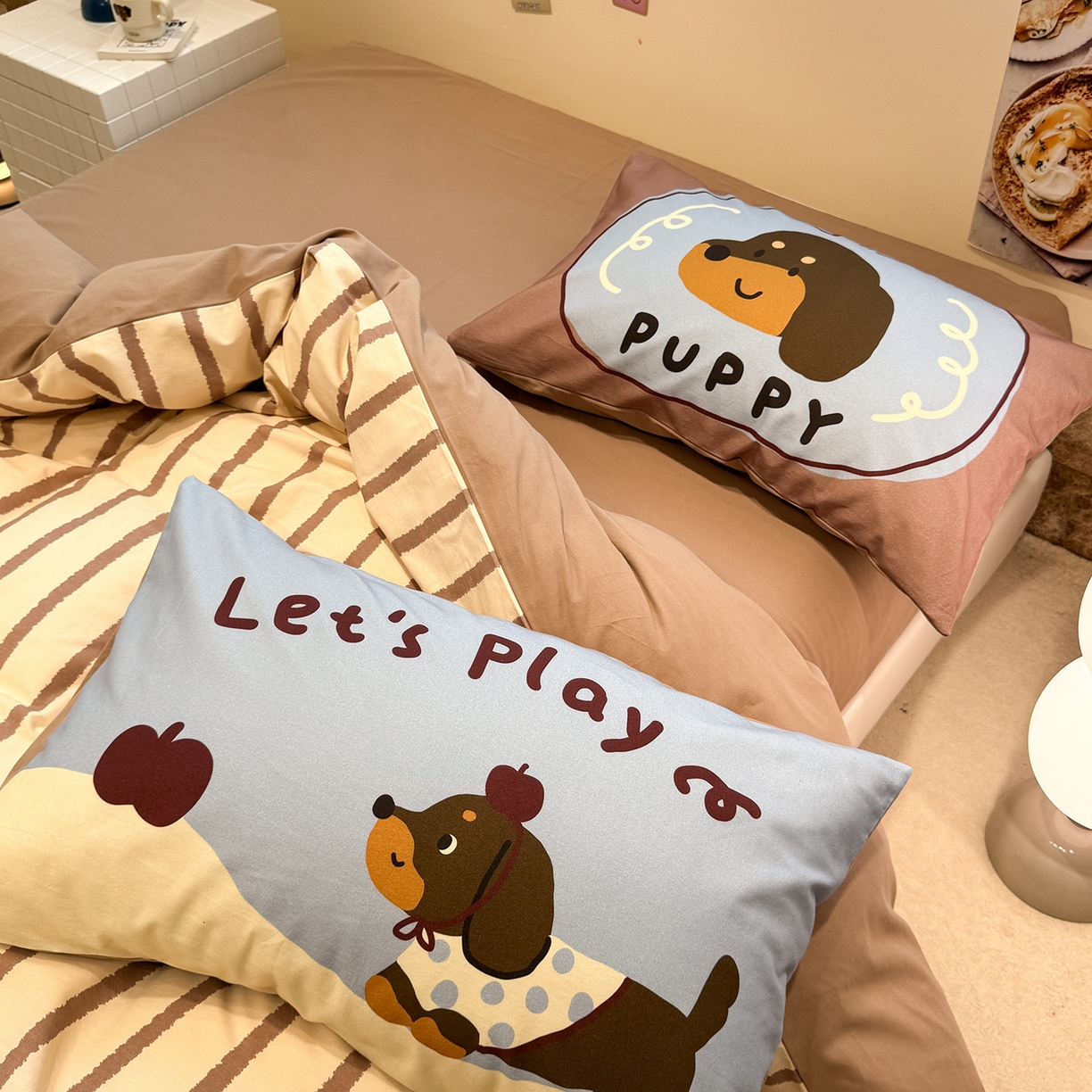 91家纺网 家纺一手货源 找家纺 珺柔家纺 2025新款数码印花枕套全棉磨毛毛巾绣卡通四件套 puppy狗