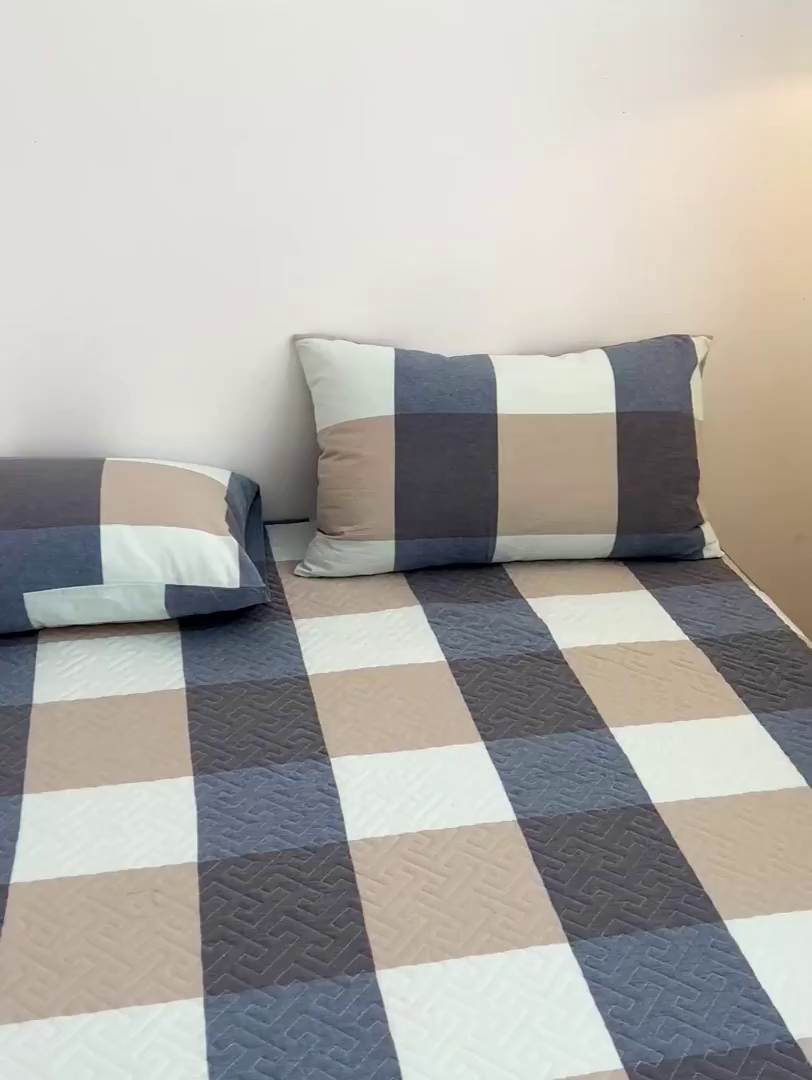 91家纺网 家纺一手货源 找家纺 梦洋家纺 2025新款全棉色织水洗棉夹棉床笠 卡色