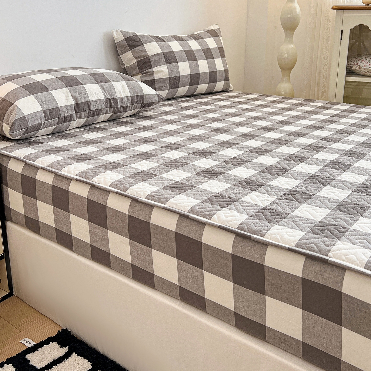 91家纺网 家纺一手货源 找家纺 梦洋家纺 2025新款全棉色织水洗棉夹棉床笠 兰大格