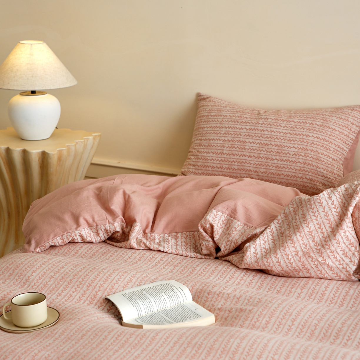 91家纺网 家纺一手货源 找家纺 梵克保罗 2025秋冬新款全棉色织大提花四件套 安迪-奶油粉