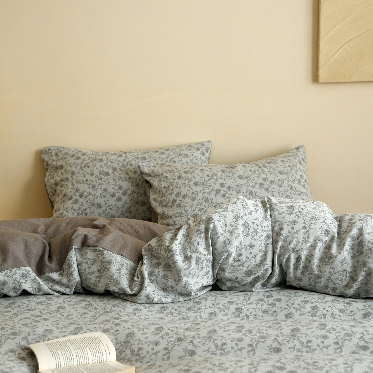 91家纺网 家纺一手货源 找家纺 梵克保罗 2025秋冬新款全棉色织大提花四件套 苏黎玫瑰-浅银灰