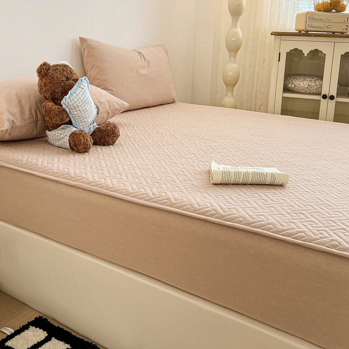 91家纺网 家纺一手货源 找家纺 梦洋家纺 2025新款全棉色织水洗棉夹棉床笠 简兮兰