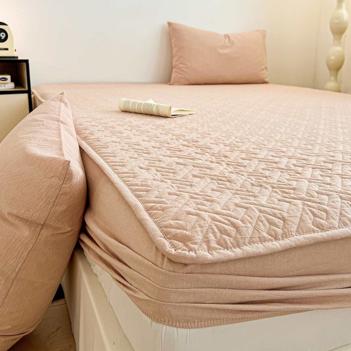 91家纺网 家纺一手货源 找家纺 梦洋家纺 2025新款全棉色织水洗棉夹棉床笠 简兮兰