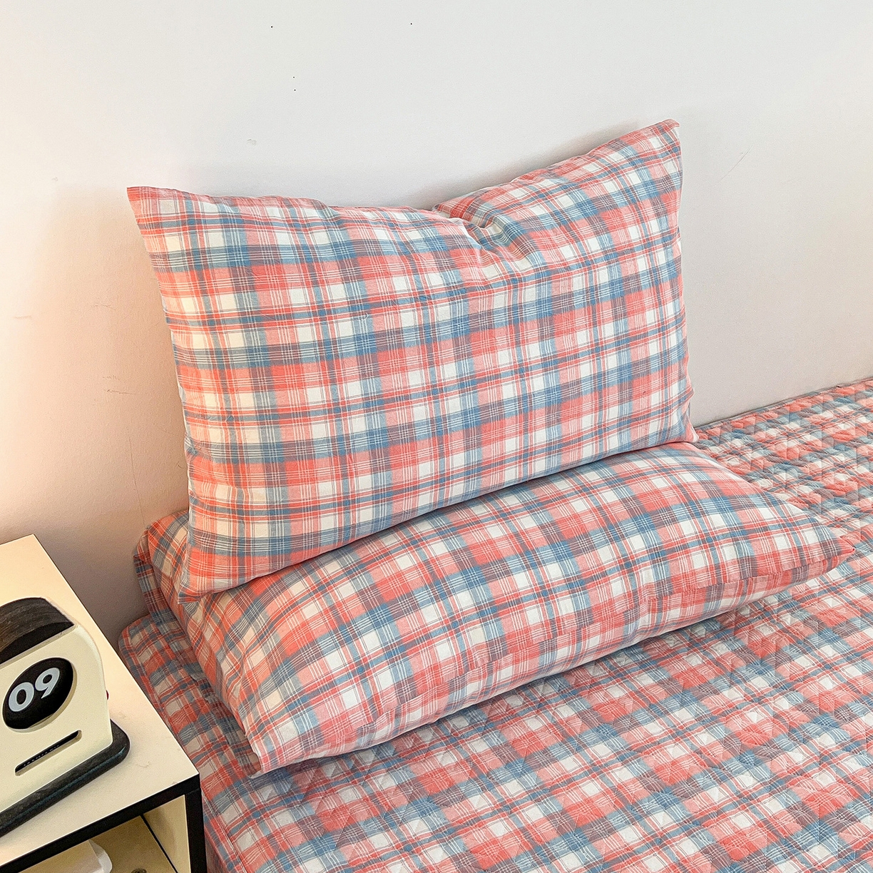 91家纺网 家纺一手货源 找家纺 梦洋家纺 2025新款全棉色织水洗棉夹棉床笠 炫彩格