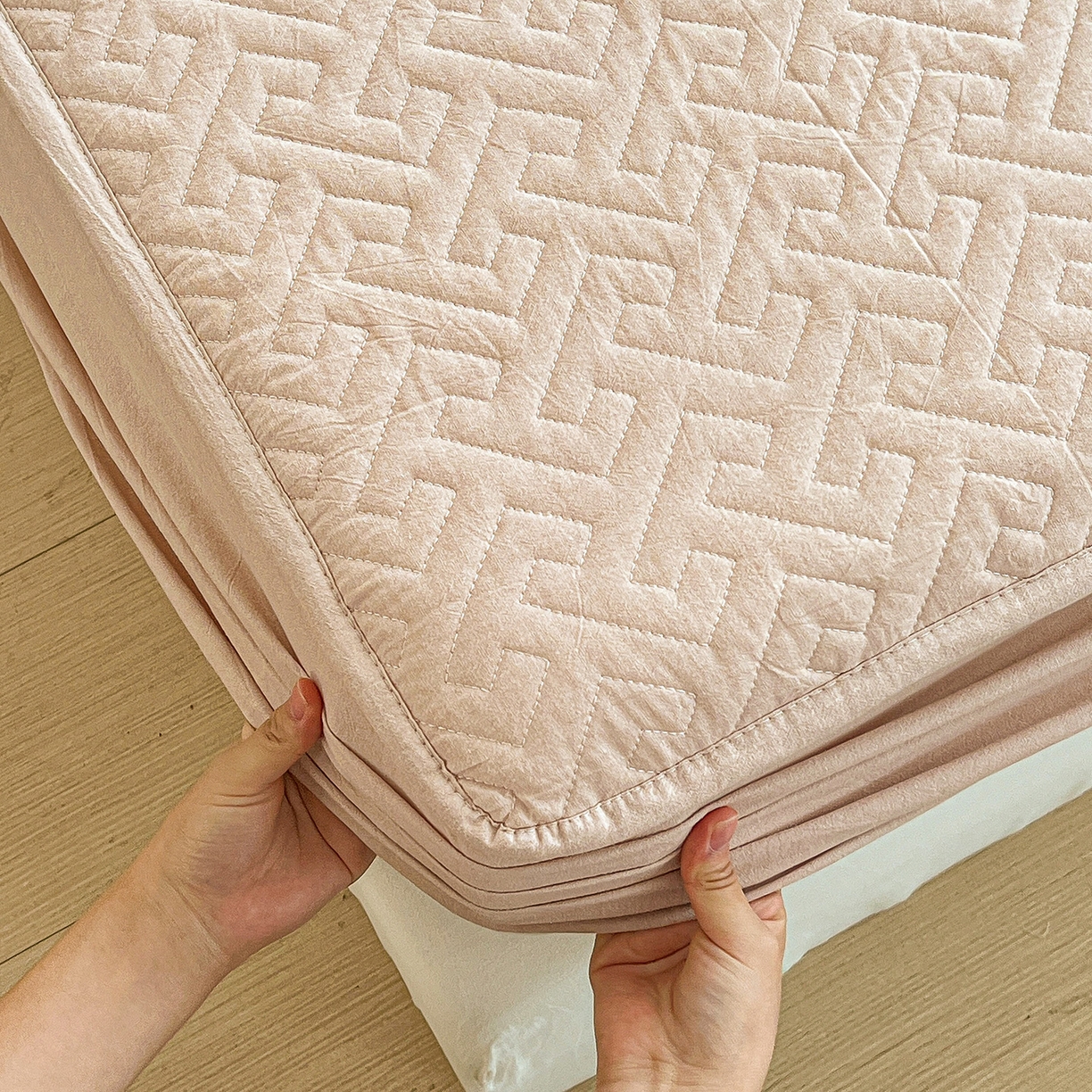 91家纺网 家纺一手货源 找家纺 梦洋家纺 2025新款全棉色织水洗棉夹棉床笠 简兮兰