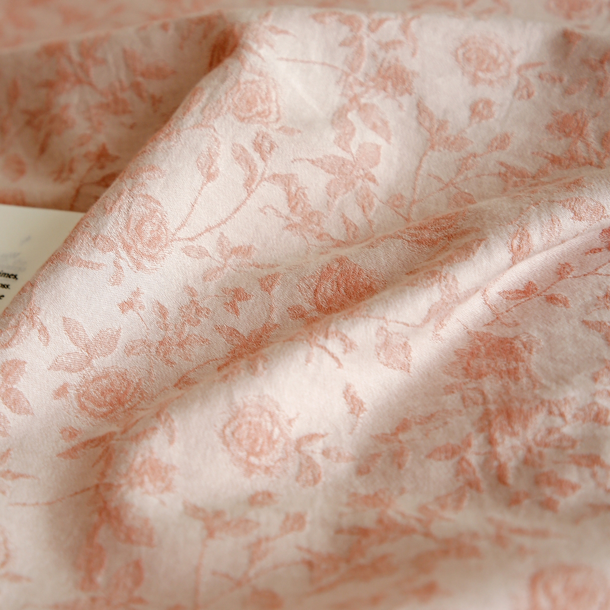 91家纺网 家纺一手货源 找家纺 梵克保罗 2025秋冬新款全棉色织大提花四件套 苏黎玫瑰-粉