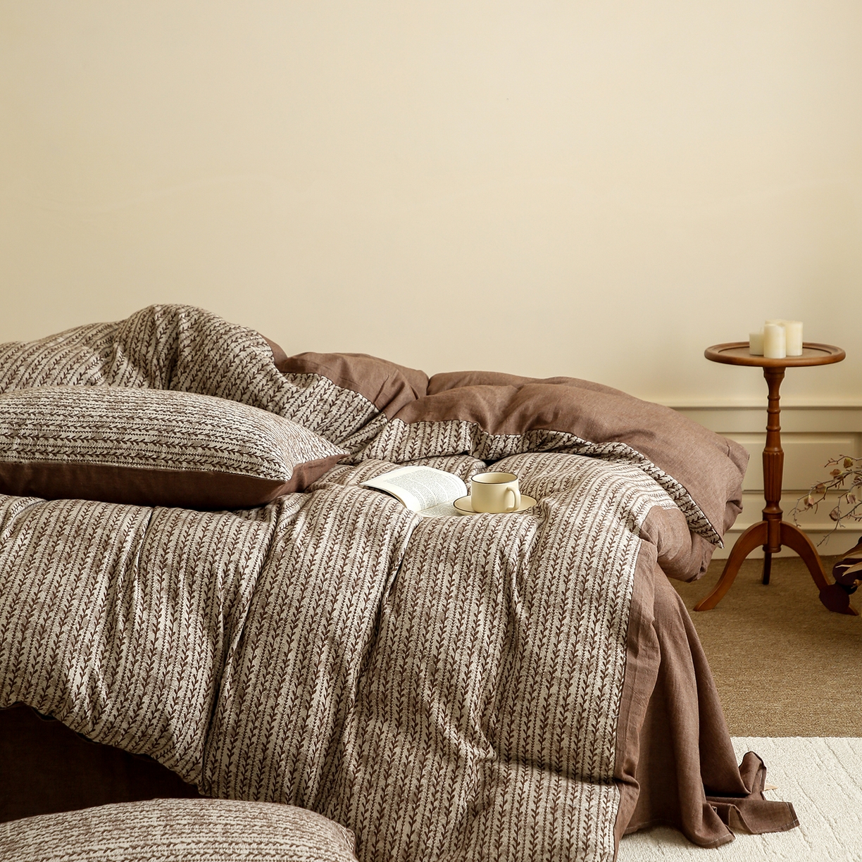 91家纺网 家纺一手货源 找家纺 梵克保罗 2025秋冬新款全棉色织大提花四件套 安迪-深咖