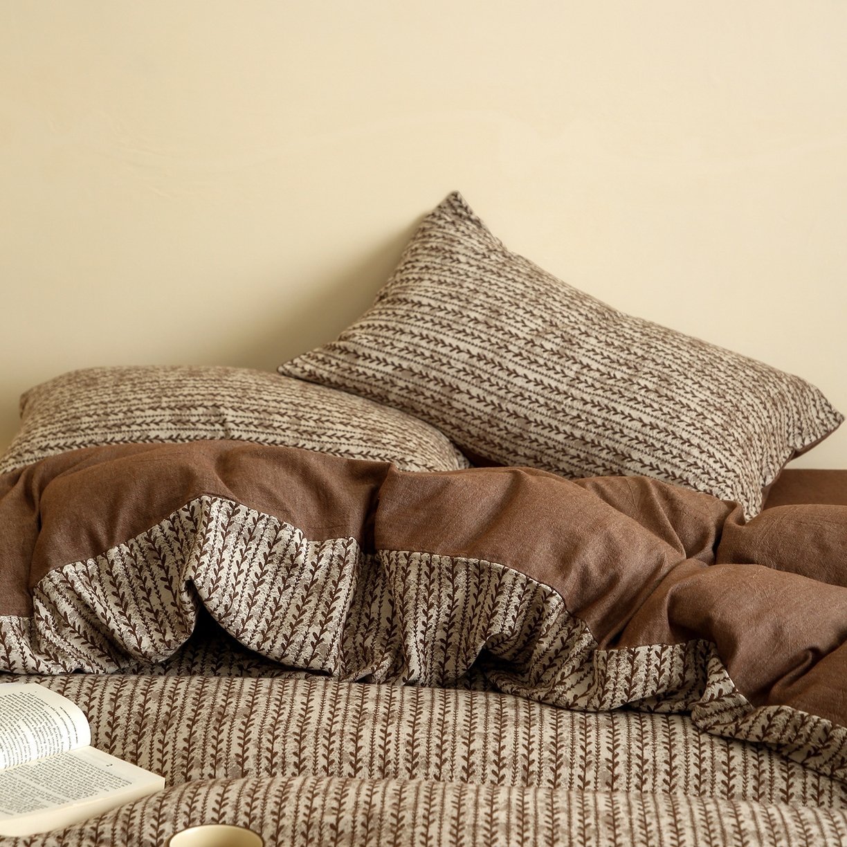 91家纺网 家纺一手货源 找家纺 梵克保罗 2025秋冬新款全棉色织大提花四件套 安迪-深咖