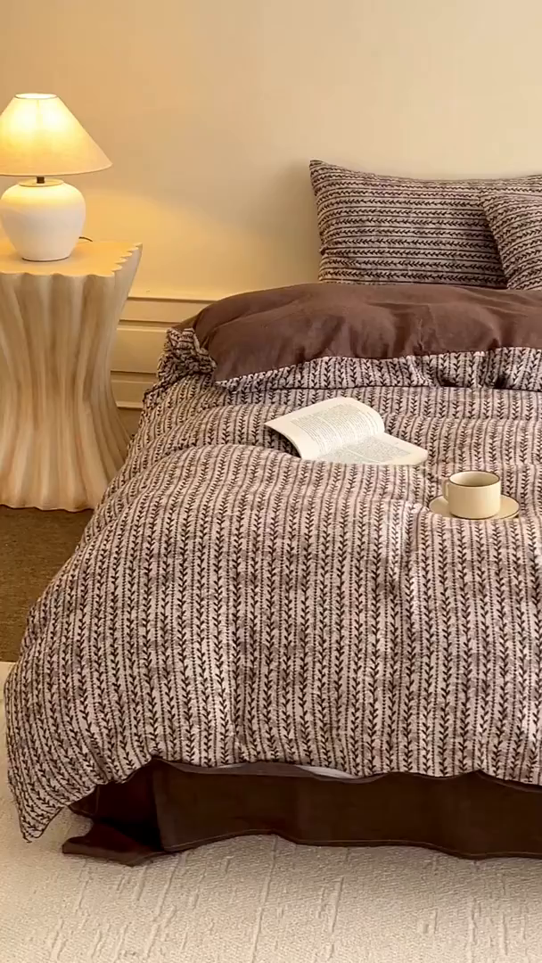 91家纺网 家纺一手货源 找家纺 梵克保罗 2025秋冬新款全棉色织大提花四件套 安迪-深咖