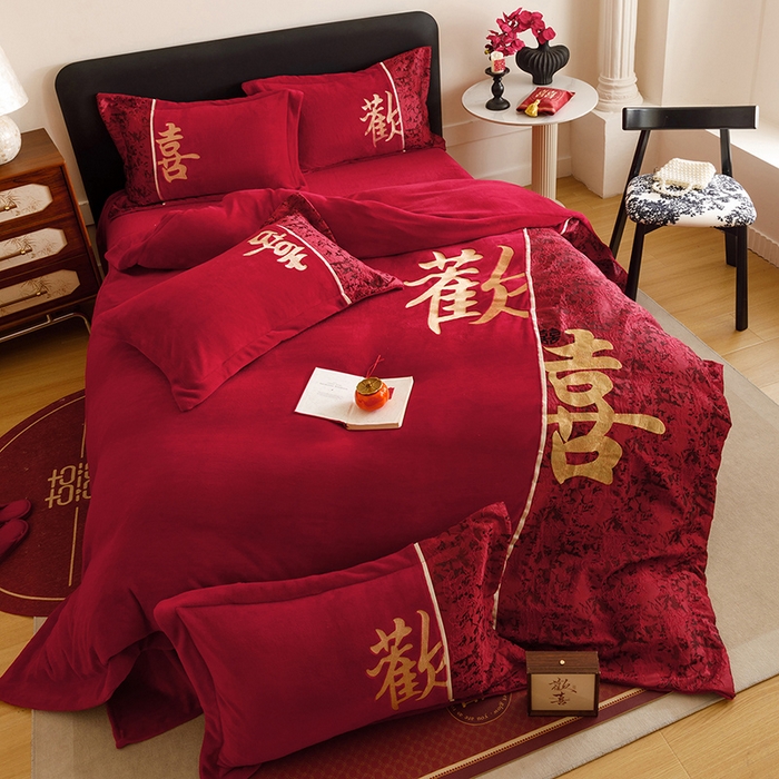 91家纺网 家纺一手货源 找家纺 苏源家居 2025新款牛奶绒加厚新款婚庆喜庆刺绣大红四件套 绒 欢喜-金色