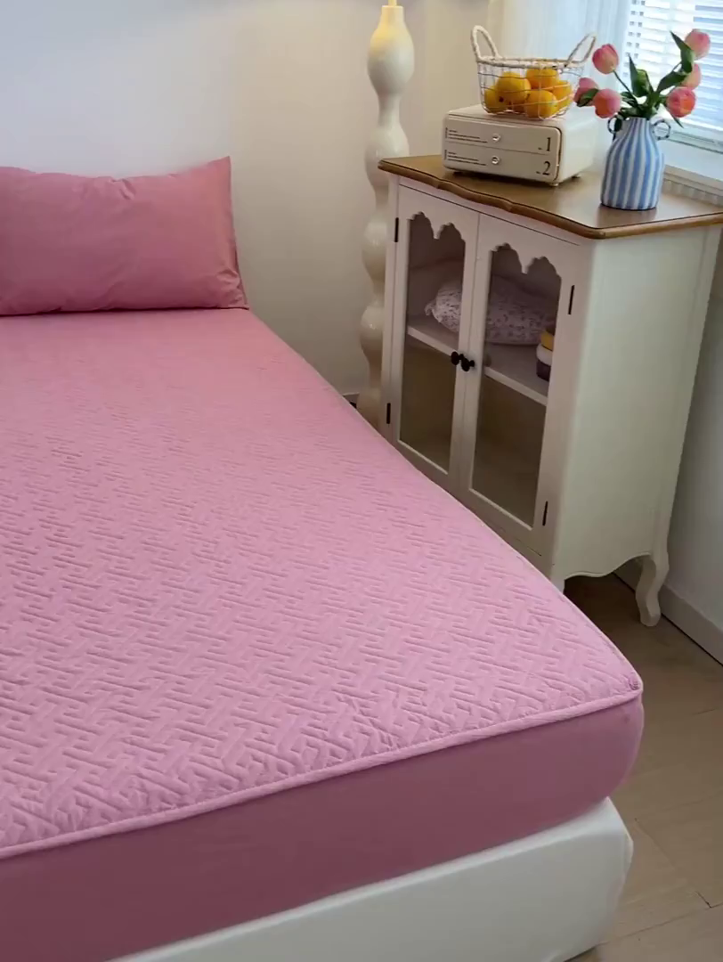 91家纺网 家纺一手货源 找家纺 梦洋家纺 2025新款全棉色织水洗棉夹棉床笠 灰中格