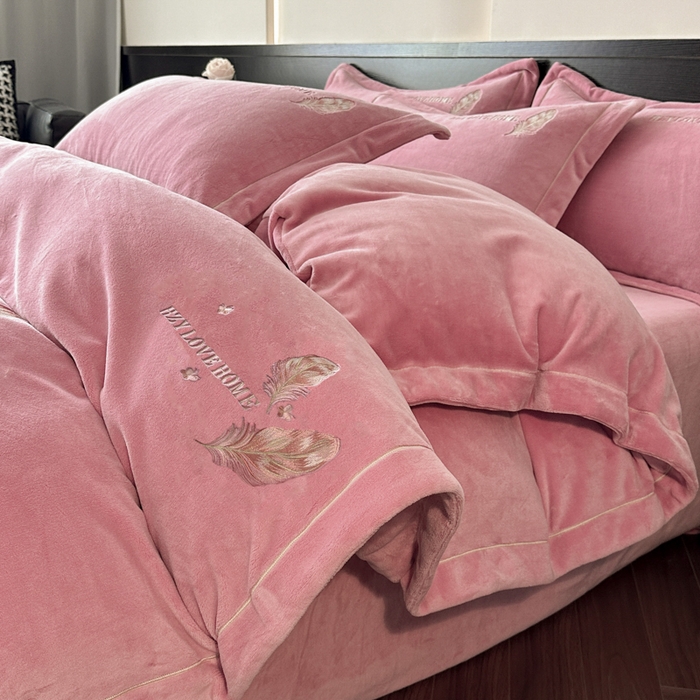 鸿织源家纺 2025新款牛奶绒刺绣四件套-羽蝶 羽蝶-豆沙色