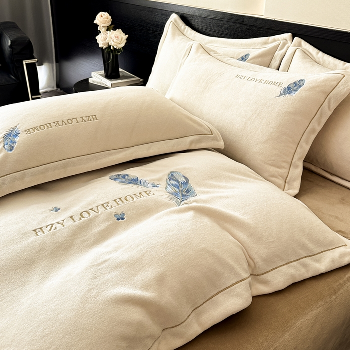 91家纺网 家纺一手货源 找家纺 （总）鸿织源家纺 2025新款牛奶绒刺绣四件套-羽蝶