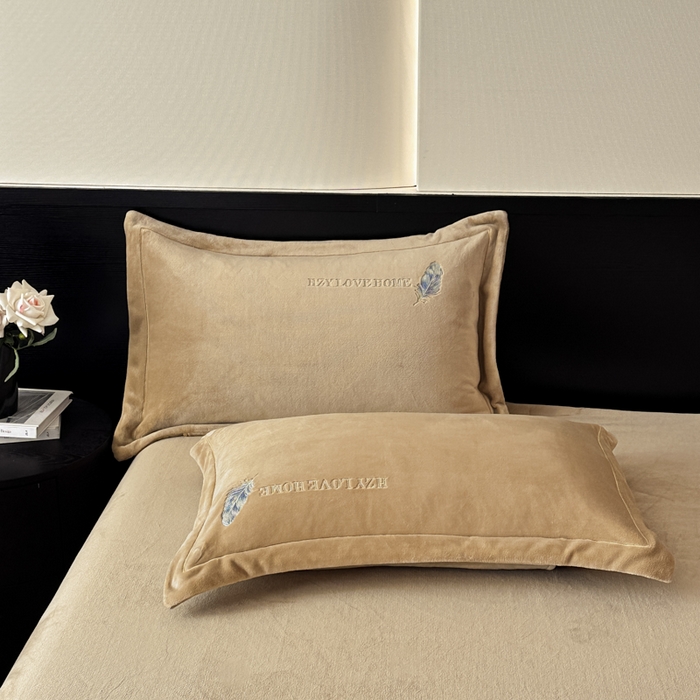 91家纺网 家纺一手货源 找家纺 鸿织源家纺 2025新款牛奶绒刺绣四件套-羽蝶 羽蝶-奶咖