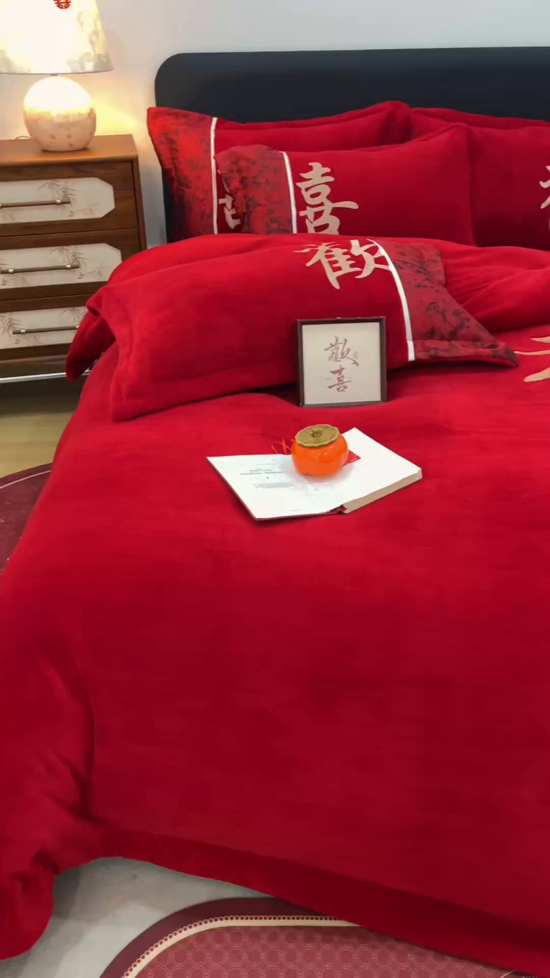 91家纺网 家纺一手货源 找家纺 （总）苏源家居 2025新款牛奶绒加厚新款婚庆喜庆刺绣大红四件套