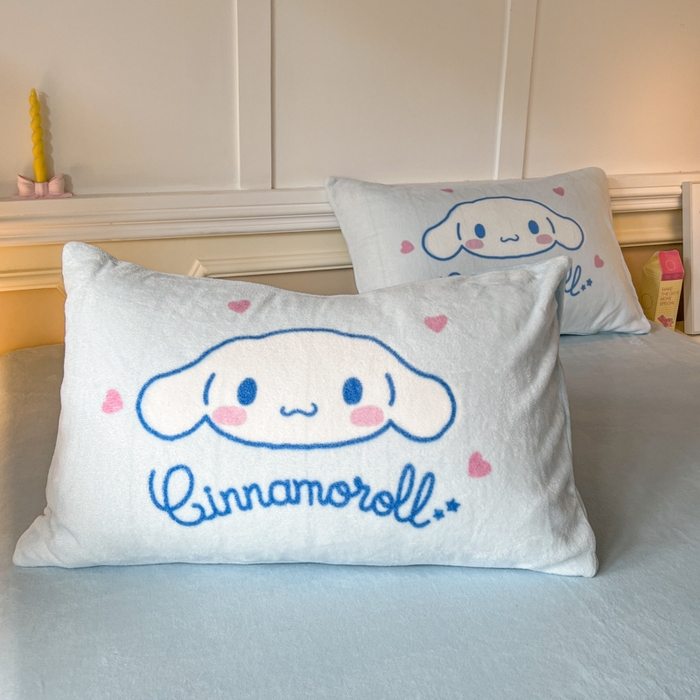 91家纺网 家纺一手货源 找家纺 妖妖家纺 2025新款高克重牛奶绒三丽鸥大版四件套 wink玉桂狗