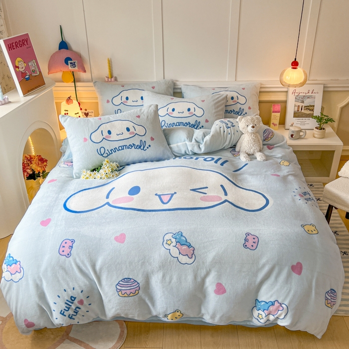 91家纺网 家纺一手货源 找家纺 妖妖家纺 2025新款高克重牛奶绒三丽鸥大版四件套 wink玉桂狗