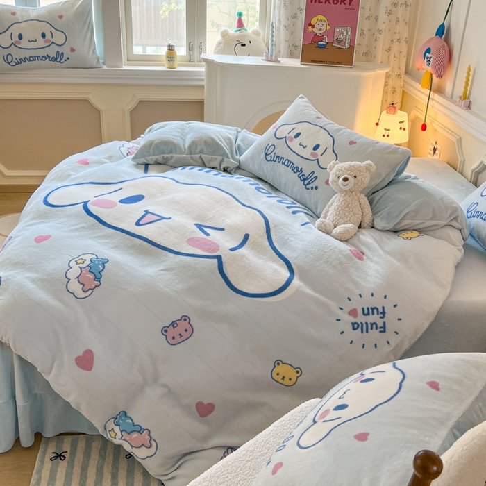 91家纺网 家纺一手货源 找家纺 妖妖家纺 2025新款高克重牛奶绒三丽鸥大版四件套 wink玉桂狗