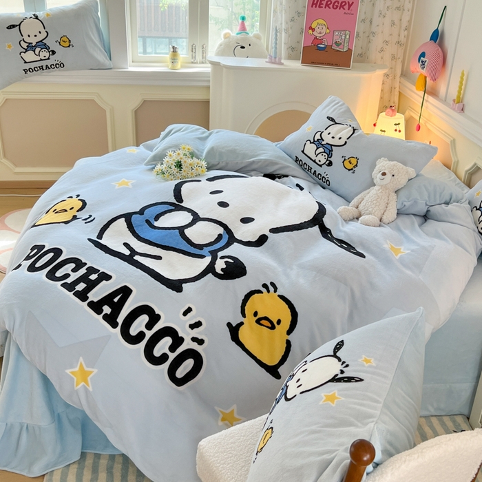 91家纺网 家纺一手货源 找家纺 妖妖家纺 2025新款高克重牛奶绒三丽鸥大版四件套 呆萌帕恰狗